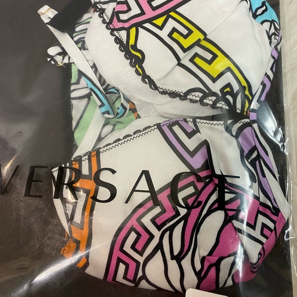 NEW💕VERSACE MEDUSA AMPLIFIED PRINT 💕 - Picture 8 of 11